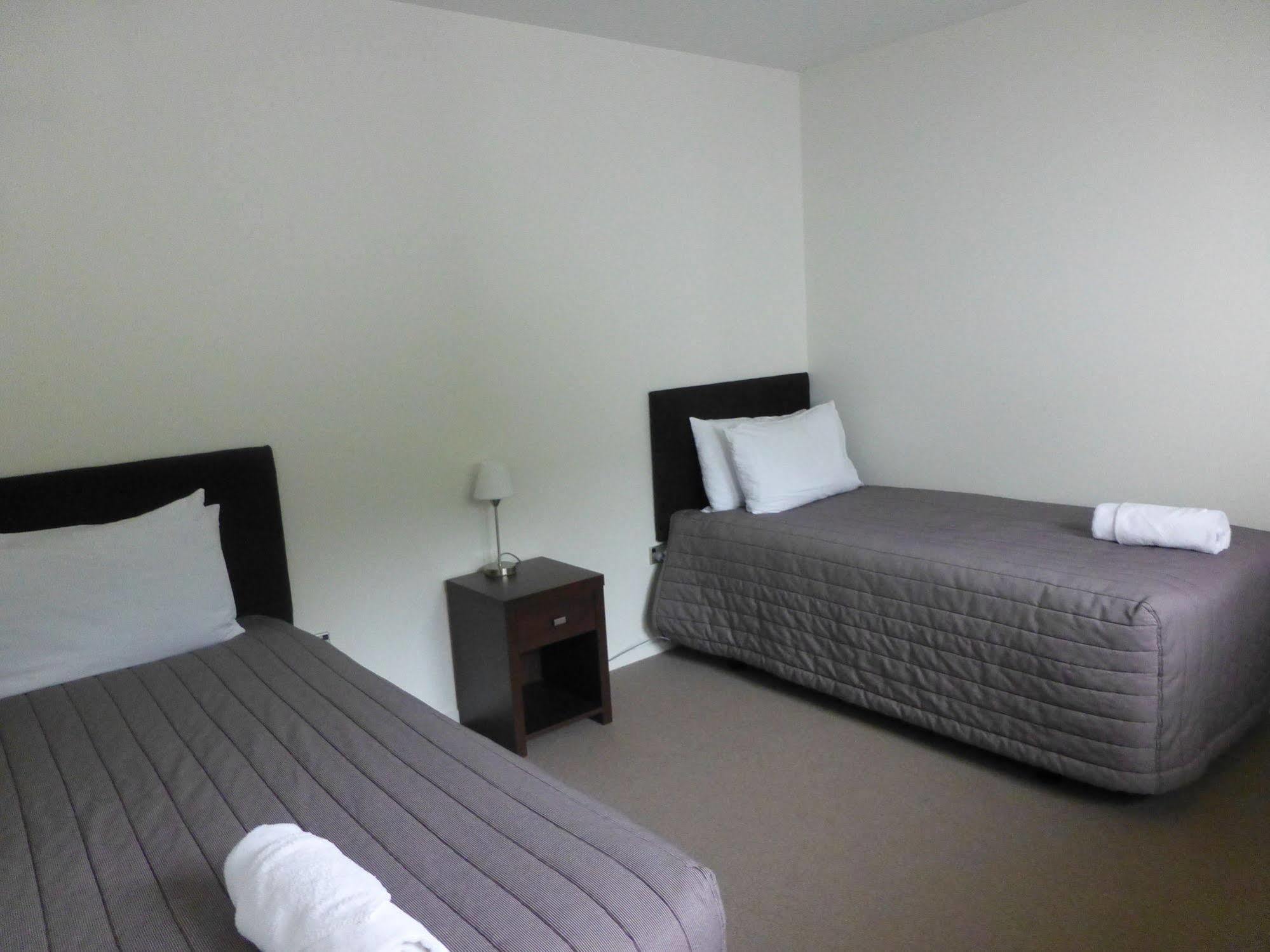 The Park Motel Hawera Buitenkant foto